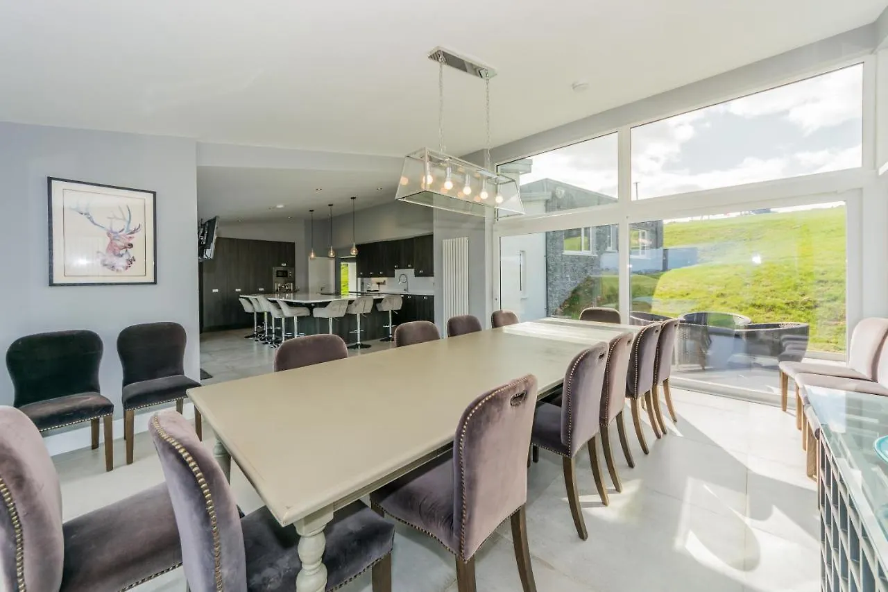 River Views,Kinsale, Hosted By Exquisite Holiday Homes, Sleeps 26 Корк