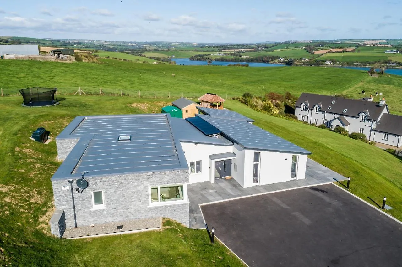 River Views,Kinsale, Hosted By Exquisite Holiday Homes, Sleeps 26 Корк Апартаменты
