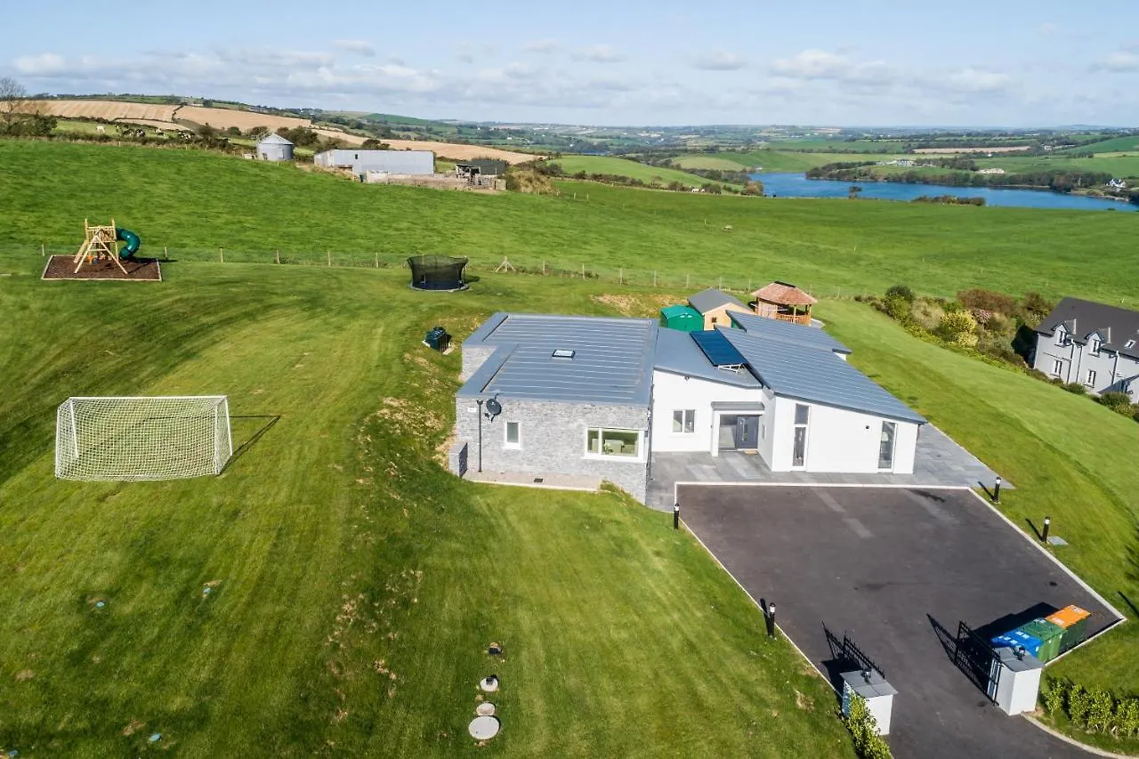 River Views,Kinsale, Hosted By Exquisite Holiday Homes, Sleeps 26 Корк Апартаменты
