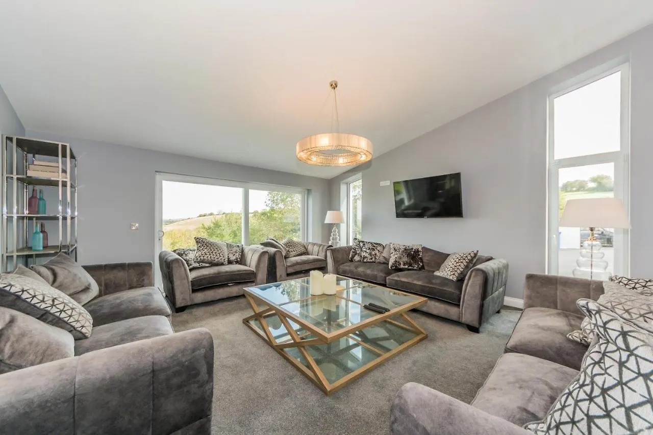 River Views,Kinsale, Hosted By Exquisite Holiday Homes, Sleeps 26 Корк Ирландия