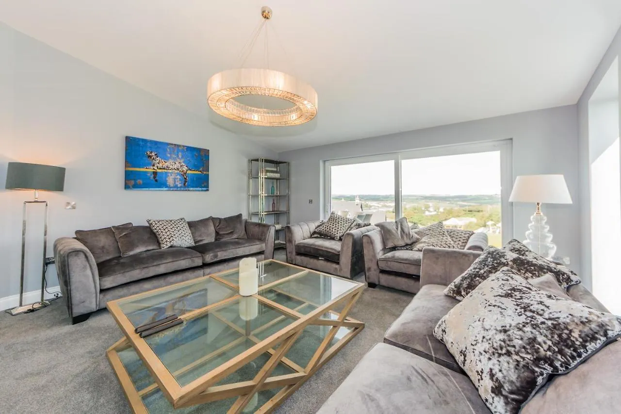 River Views,Kinsale, Hosted By Exquisite Holiday Homes, Sleeps 26 Корк